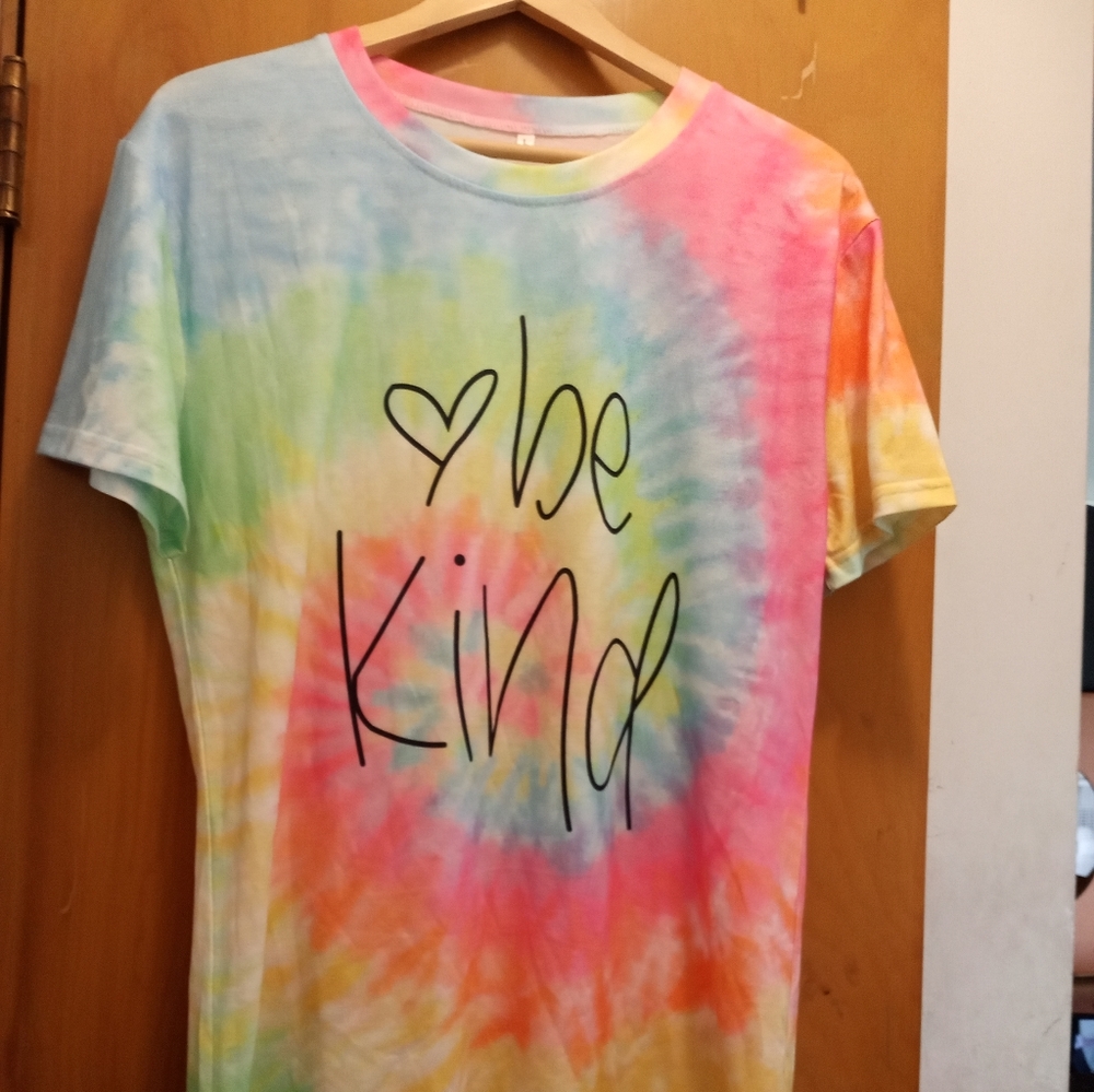 Be Kind Pastel Tie Dyed Large T-Shirt NWOT